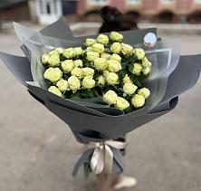 Букет Белые кустовые розы Солинеро в Безенчуке