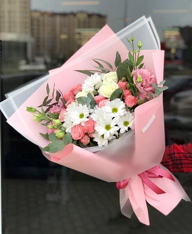 Букет цветов из: Розы, Лизиантусы и Хризантемы в Безенчуке